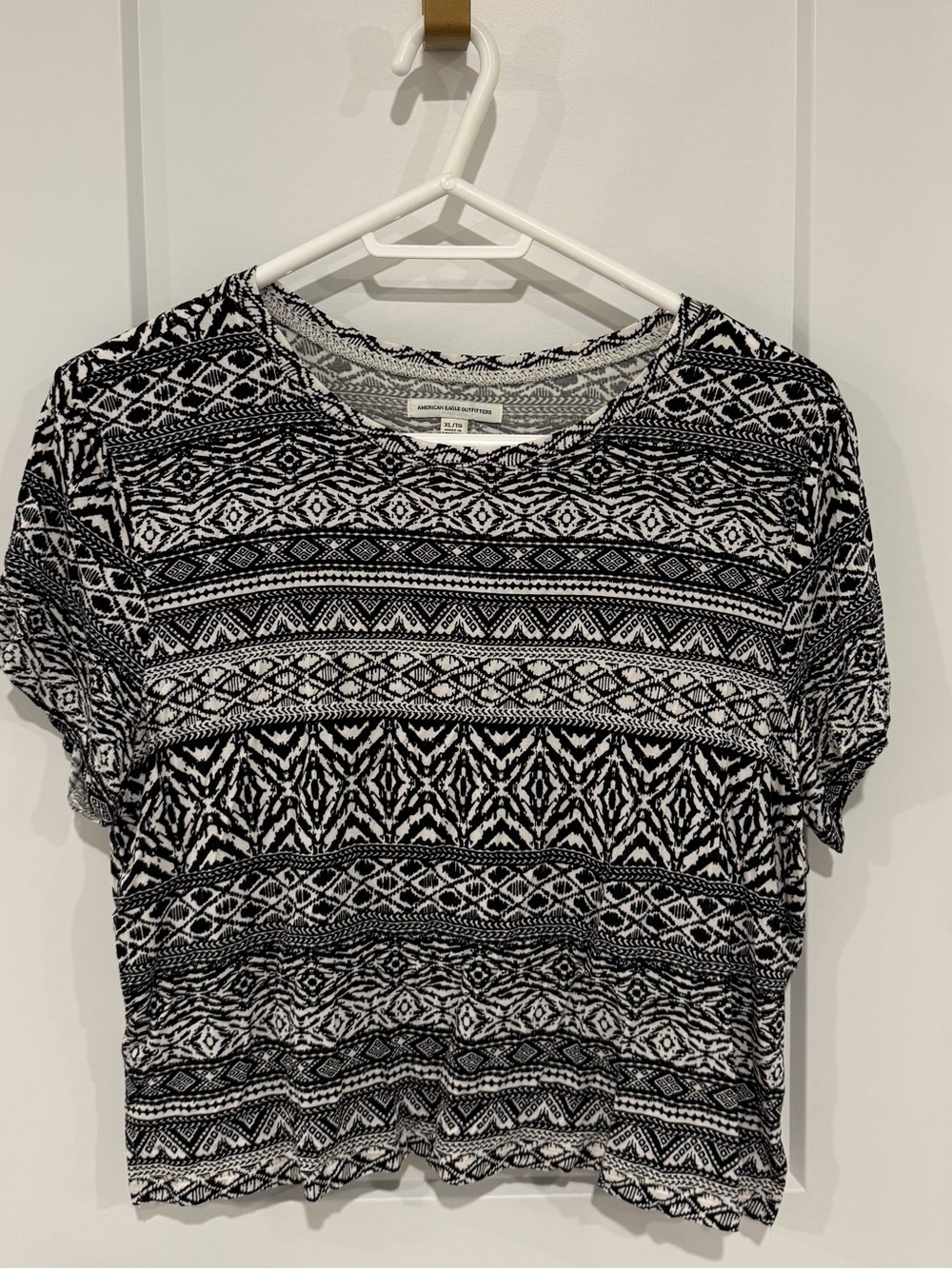American Eagle Outfitters Black & White Aztec Short Sleeve Tee